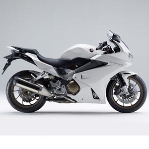 ホンダ、スポーツツアラーモデル「VFR800F」に新色を追加して発表