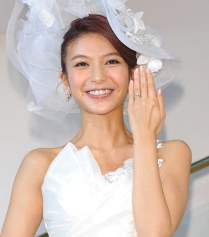 人気モデル 大石参月、幸せオーラ全開で結婚報告「子どもは2・3人ほしい!」