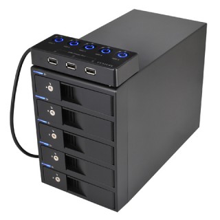 センチュリー、今度の「裸族」はカプセルホテル - 最大6TB×5台のHDDを内蔵