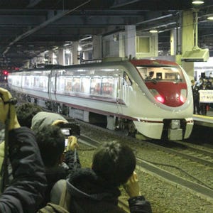 特急「はくたか」「北越」ラストラン! 金沢駅のイベントに鉄道ファン集結!