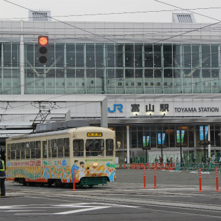 北陸新幹線開業、富山駅が新駅舎に! 富山地方鉄道市内電車の新停留場も開業