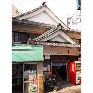 東京都・神楽坂の路地裏には芸者さんが愛した銭湯が今も残っている!