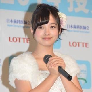 "天使すぎる"橋本環奈、バックハグより壁ドン派「後ろからはちょっと怖い」