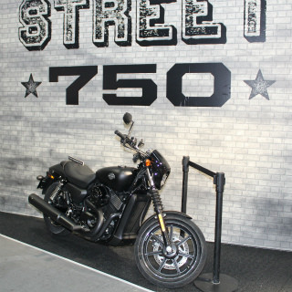 モーターサイクルショー2015 - ハーレーダビッドソン"STREET 750"など展示