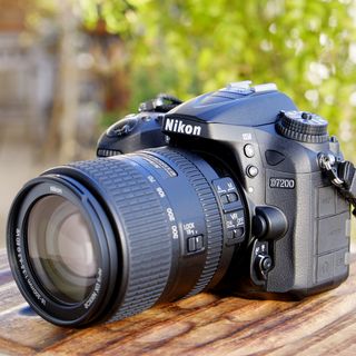 ニコン「D7200」実写レビュー - 連写性能や高感度画質がアップ