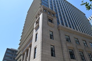 神田に食と緑とオフィスの複合ビル「テラススクエア」開業 - その魅力とは?