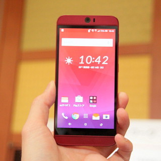 写真で見る「HTC J butterfly」のポイント