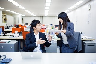 丁寧なつもりの「ご確認してください」、実は相手を下げている