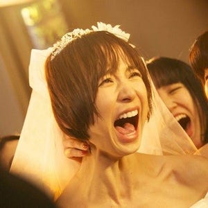 篠田麻里子、花嫁姿で回し蹴り&絶叫顔を初披露!「大事なのはリアクション」