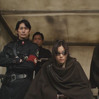 実写版『進撃の巨人』連動ドラマ8/15配信、場面カット公開＆新キャラの姿も