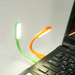 ユニットコム、自由に角度を変えられるUSB接続のLEDライト