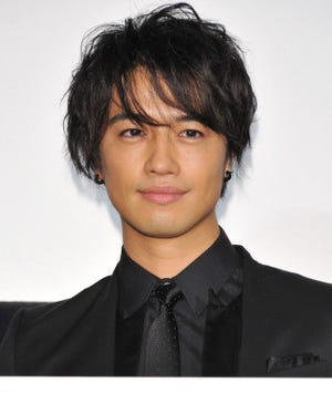 斎藤工、チケットもぎりを初体験し「天職を見つけました」と上機嫌