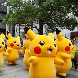 ピカチュウ1,000匹がみなとみらいに大発生中! 駅表示など街全体がポケモン化