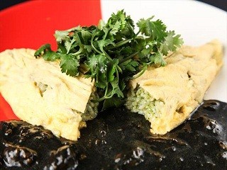 東京都渋谷区のレストランに「パクチーオムカレー」など限定メニュー登場