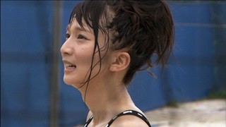 芹那が美女アスリートと本気の汗を流す姿に密着、ビーチバレーなど3種目