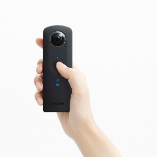 リコー、ライブビュー撮影に対応した全天球カメラ「RICOH THETA S」