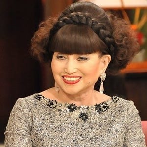 黒柳徹子、頭からどら焼き! 松山千春に「毛の無い人が好き」と言いたい放題