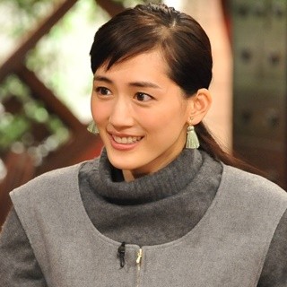 綾瀬はるか、ピース又吉に「花火おめでとうございます」「マタキチさん」