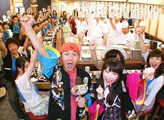 『元祖!大食い王』に大型新人登場! G白田の"30分すし100皿"を突破