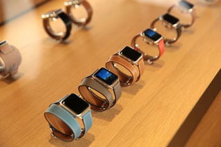 Apple Watch Hermèsの販売が開始 - Apple Store 表参道では午前中に品切れになったモデルも