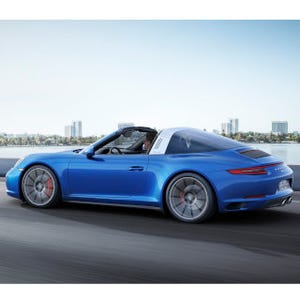 ポルシェ「911」4WDモデルは10/13予約開始、スポーツ性・快適性ともに向上