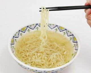 揚州商人、細麺と太麺の中間を取った中太麺「揚州麺」が5店舗限定で提供