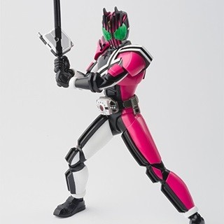 これが、真骨彫の世界か…第5弾「仮面ライダーディケイド」こだわりの黒再現