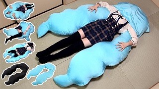 ツインテールに挟まれて眠れる枕登場! 顔を隠せる"ぱっつん前髪"機能付き