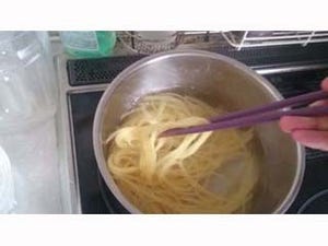 簡単裏ワザ! 吹きこぼさずアルデンテパスタをゆでる方法【動画アリ】