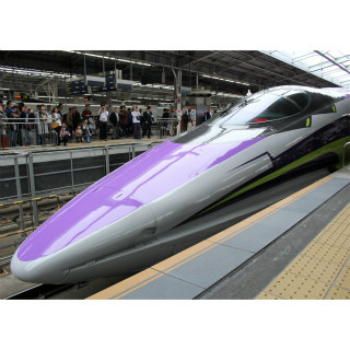 JR西日本「500 TYPE EVA」エヴァ新幹線デビュー! 博多駅・新大阪駅で出発式