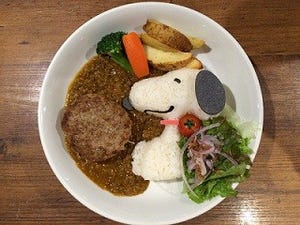 東京都・渋谷に「スヌーピーカフェ」--カレーやラテなどコラボメニュー提供