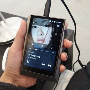 ポタフェス2015、アユートブースではAstell&Kern「AK320」と「AK380」の聴き比べが捗る