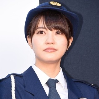 岸明日香、正月食べ過ぎで女性警官役も「制服のスカートがきつくなって…」