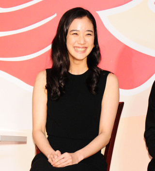 蒼井優、映画『家族はつらいよ』の原案を担当?「先生ということで」と笑顔