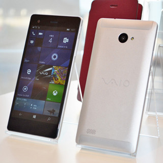 VAIO Phone Biz登場 - PCメーカーがWindows 10スマホを作るとこうなった