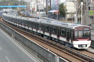 北大阪急行電鉄9000形9003号車デビュー! 「竹林」テーマに車体デザイン一新