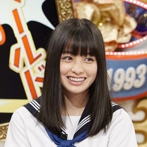 橋本環奈、初主演作の撮影秘話「機関銃を撃ってたら薬きょうがおでこに…」