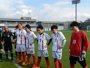 じゅんいちダビッドソン率いる"そっくり日本代表"小学生チームと真剣対決