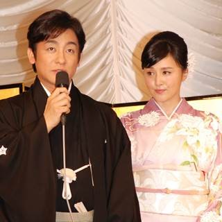 藤原紀香、結婚会見で見せた"梨園妻"の顔「一番大事なのは夫の仕事」