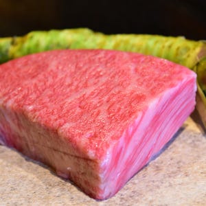 100g9,500円! 高級ホテルの一番高い肉を食べてみた