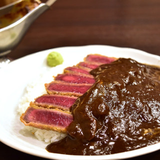 レアでしっとり! 神田カレーGP優勝店で"牛カツ"カレーがいつでも食べられる