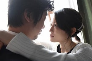 前田敦子&新井浩文のガラス越しシャワーシーンがエロい!『毒島』第5話