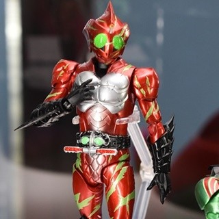 『仮面ライダーアマゾンズ』S.H.Figuartsアルファ&オメガ、ジャングレイダーも初展示