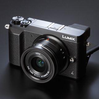 パナソニック「LUMIX GX7 Mark II」実写レビュー - 新モノクロモードも美しいミラーレス