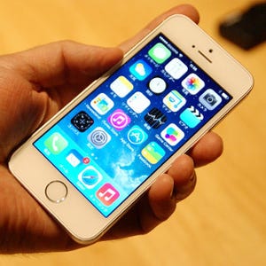 なぜ今頃? UQ mobileがiPhone 5sを取り扱うワケ