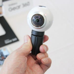 「空間」を思い出に残せる! 4K動画撮影できる全天球カメラ「Gear 360」 - サムスンが15日に発売