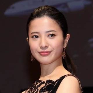 吉高由里子と関ジャニ大倉の通い愛! 能年玲奈が改名で再出発も、訴訟の危機 - 週刊芸能ニュース! 注目トピックスBest5