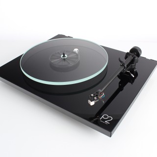 REGA、新開発トーンアームを搭載するアナログレコードプレーヤー「Planar」