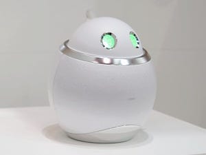 シャープのCEATECは「AIoT」、家電が勝手に進化する? - シュールなロボホンの展示も