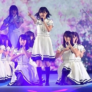 欅坂46、「サイマジョ」など3曲熱唱! 全力パフォーマンスで3万人魅了